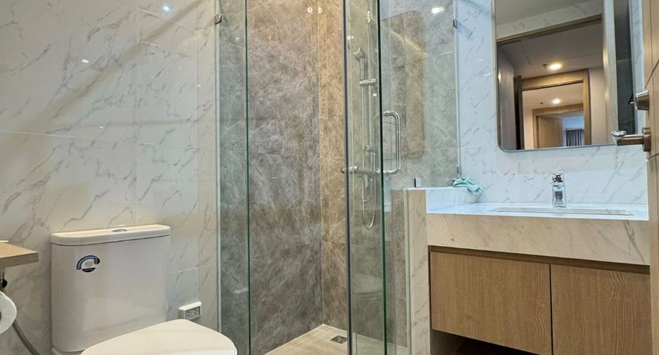 For rent 3 bedrooms condo in Sathon, Bangkok