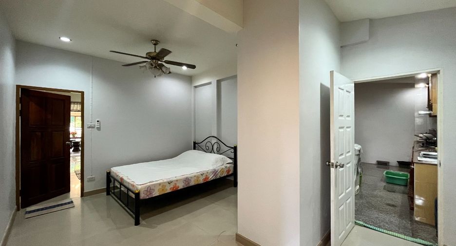 For rent 3 bedrooms house in Mueang Chiang Mai, Chiang Mai