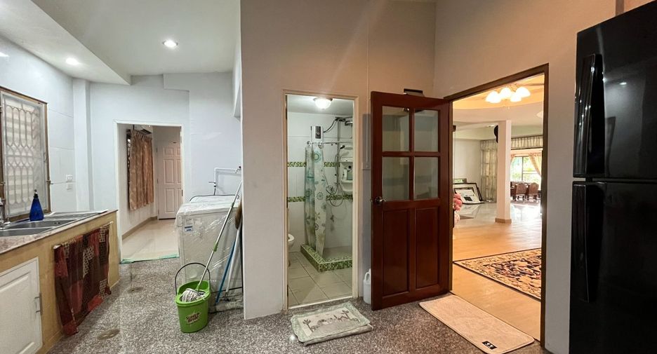 For rent 3 bedrooms house in Mueang Chiang Mai, Chiang Mai