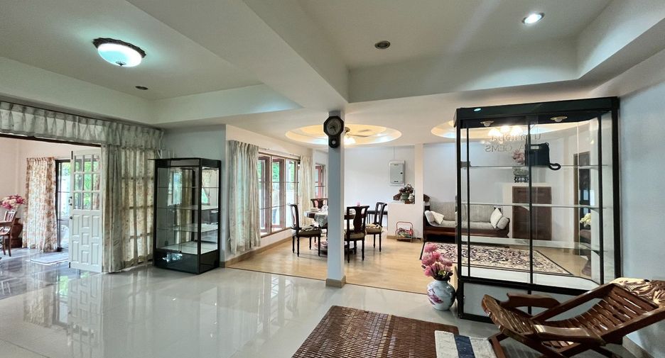 For rent 3 bedrooms house in Mueang Chiang Mai, Chiang Mai