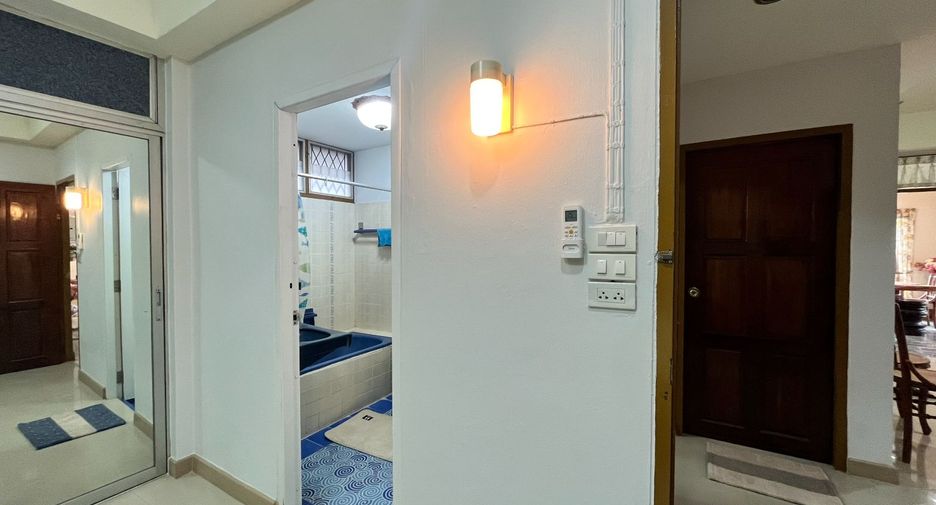 For rent 3 bedrooms house in Mueang Chiang Mai, Chiang Mai