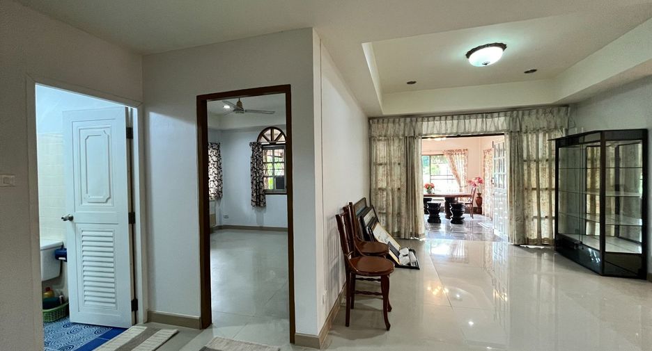 For rent 3 bedrooms house in Mueang Chiang Mai, Chiang Mai