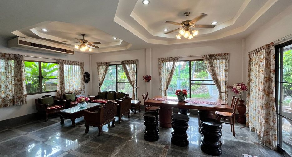 For rent 3 bedrooms house in Mueang Chiang Mai, Chiang Mai