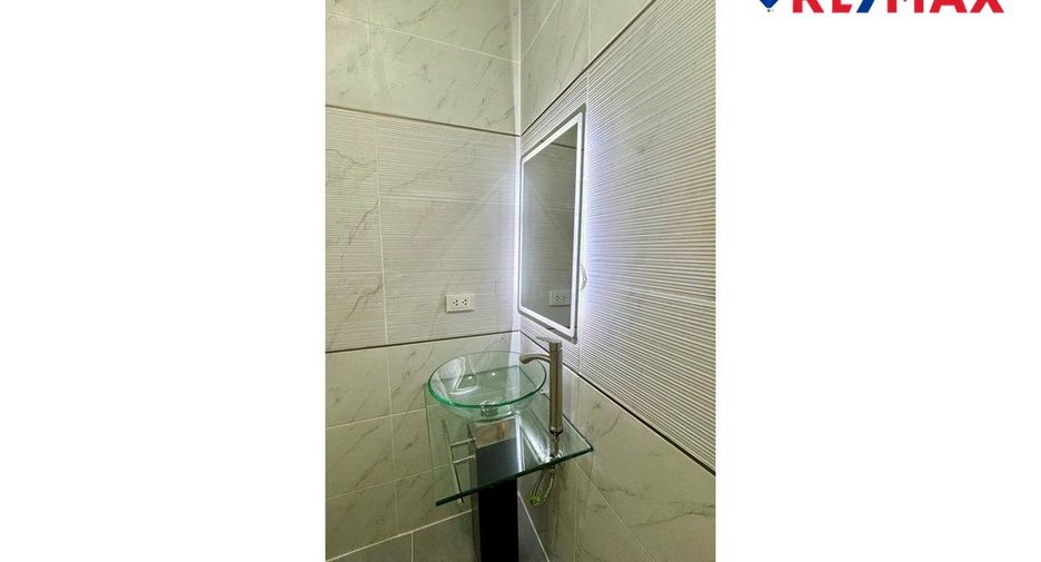 For sale 3 bedrooms house in East Pattaya, Pattaya