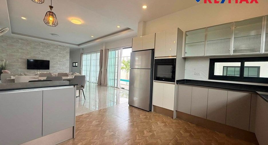 For sale 3 bedrooms house in Huay Yai, Pattaya