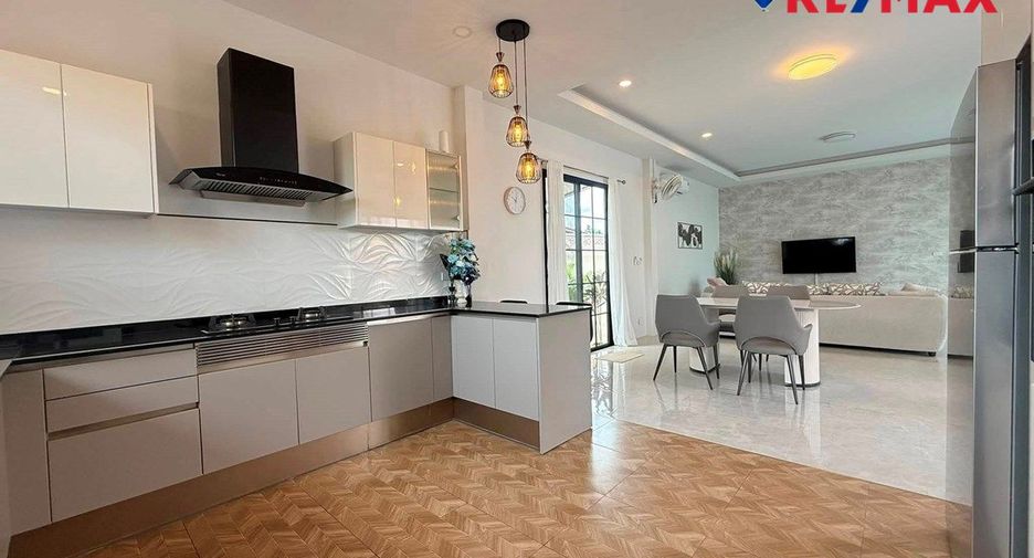 For sale 3 bedrooms house in Huay Yai, Pattaya