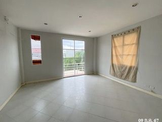 À vendre 1 chambre local commercial à Ban Khai, Rayong