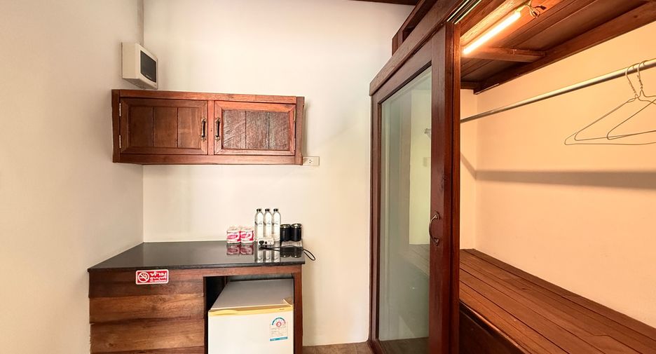 For rent and for sale 11 bedrooms retail Space in San Sai, Chiang Mai