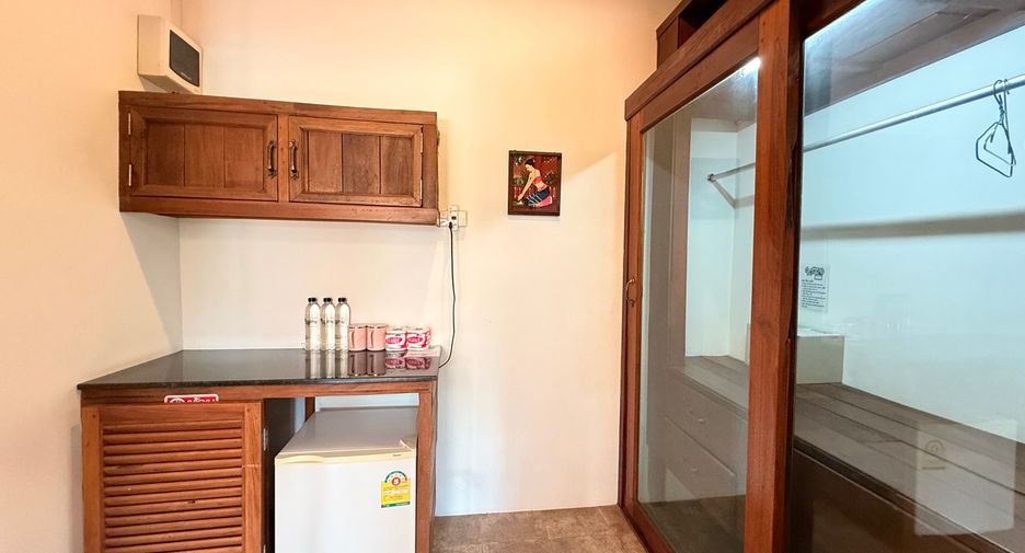 For rent and for sale 11 bedrooms retail Space in San Sai, Chiang Mai