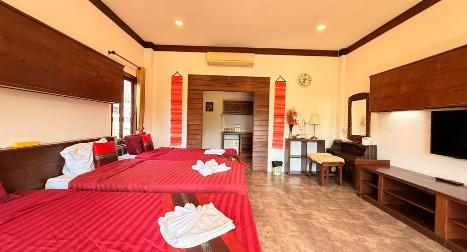 For rent and for sale 11 bedrooms retail Space in San Sai, Chiang Mai
