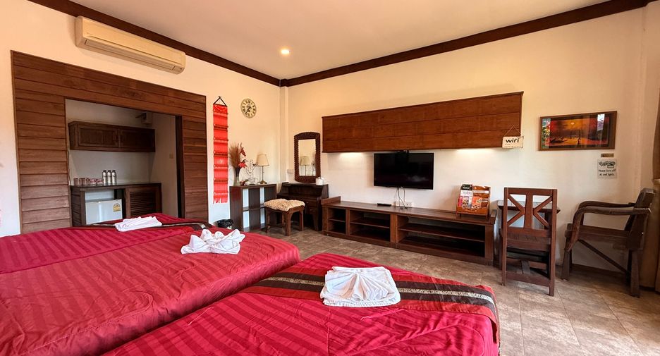 For rent and for sale 11 bedrooms retail Space in San Sai, Chiang Mai