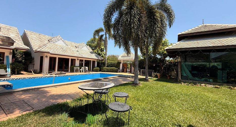 For rent and for sale 11 bedrooms retail Space in San Sai, Chiang Mai