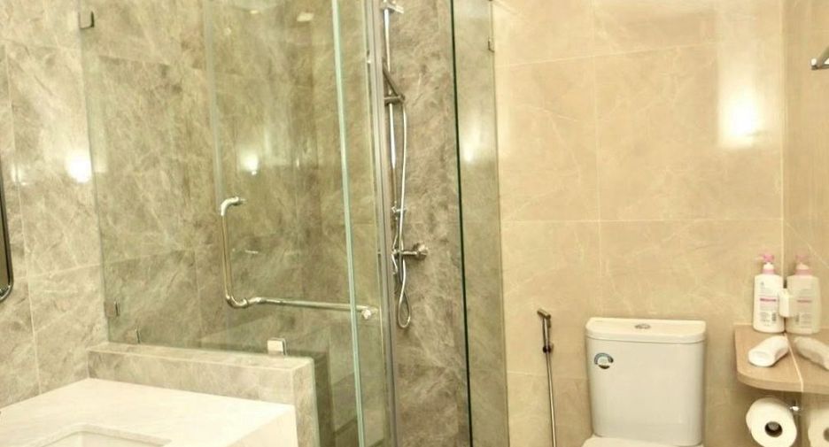 For rent 3 bedrooms condo in Sathon, Bangkok