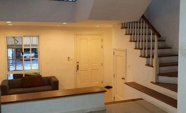 For rent そして for sale 3 ベッドルーム townhouse in Bang Kapi, Bangkok