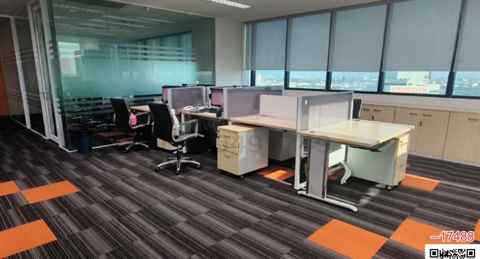 À louer 4 chambres bureau à Bang Na, Bangkok