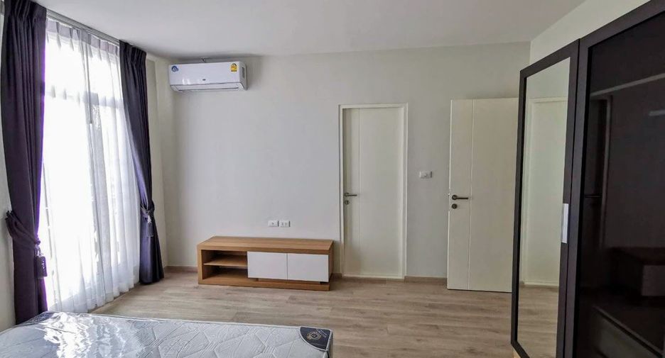 For rent 3 bedrooms townhouse in Prawet, Bangkok