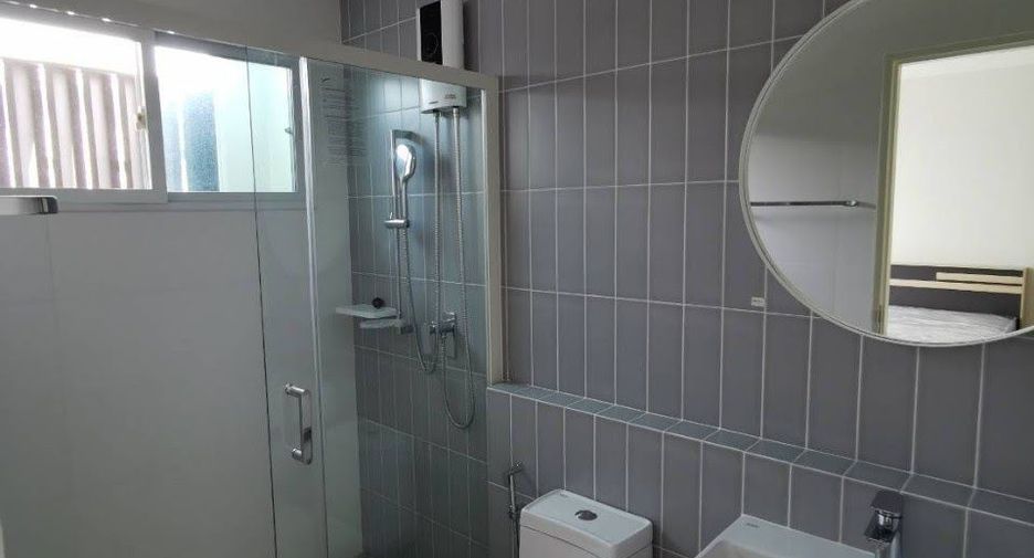 For rent 3 bedrooms townhouse in Prawet, Bangkok