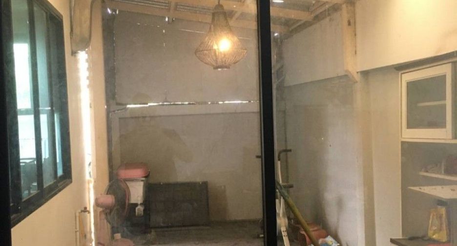 Продажа 3 спальни дом в Банг Кхун Тхиан, Бангкок