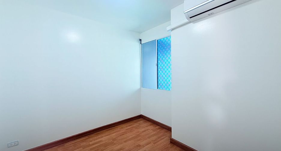 Reihenhaus zum Kauf mit 3 Zimmer in Khlong Sam Wa, Bangkok