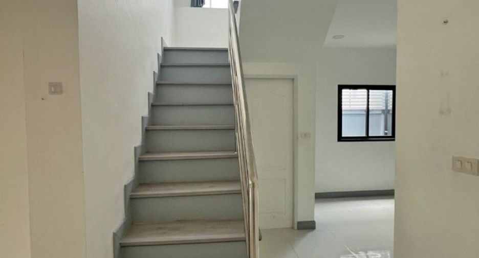 À vendre 3 chambres maison à Mueang Lamphun, Lamphun