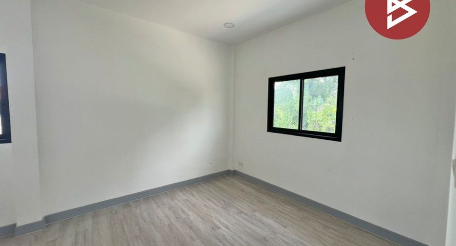 À vendre 3 chambres maison à Mueang Lamphun, Lamphun