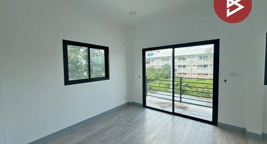 À vendre 3 chambres maison à Mueang Lamphun, Lamphun