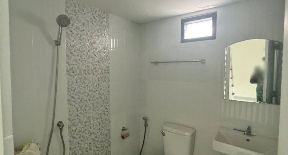 À vendre 3 chambres maison à Mueang Lamphun, Lamphun