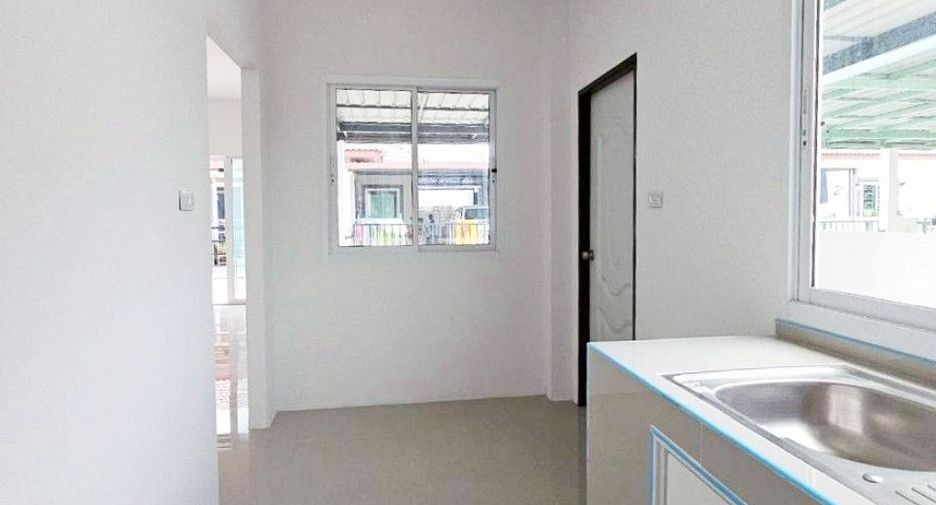Продажа 3 спальни дом в Phan Thong, Чонбури