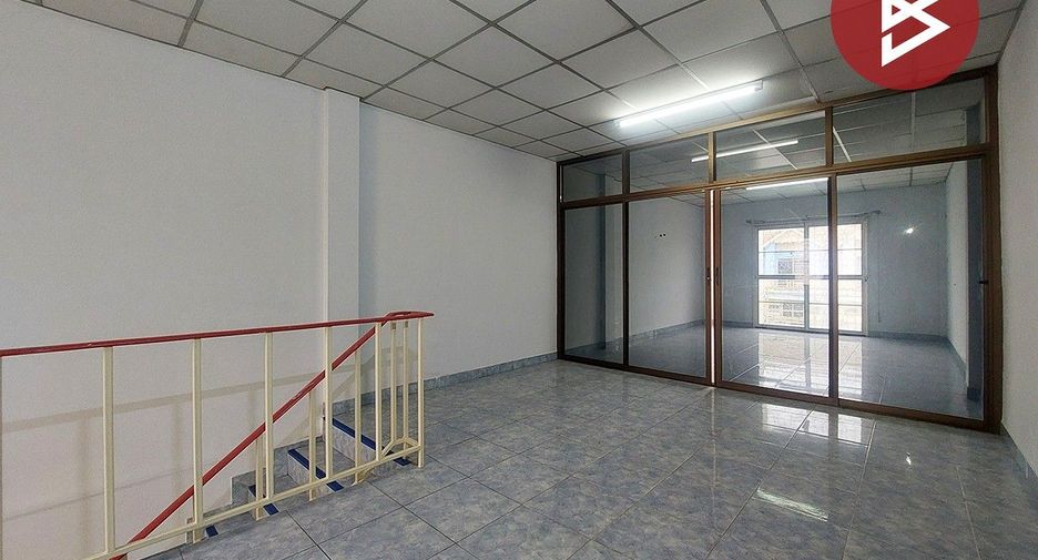 Продажа 1 кровать торговое помещение в Лат Крабанг, Бангкок