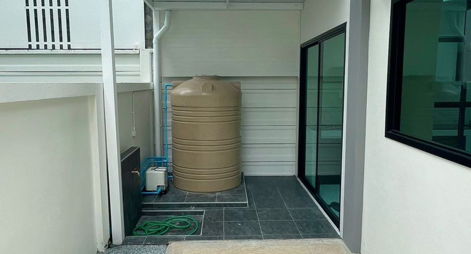 For rent and for sale 3 bedrooms house in Si Racha, Chonburi
