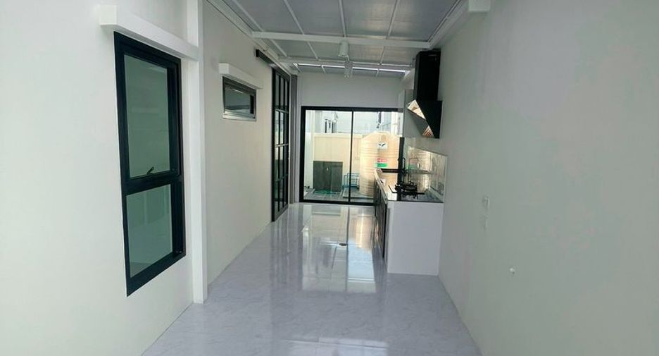 For rent and for sale 3 bedrooms house in Si Racha, Chonburi