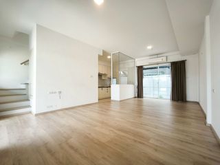 For rent 3 bedrooms townhouse in Prawet, Bangkok