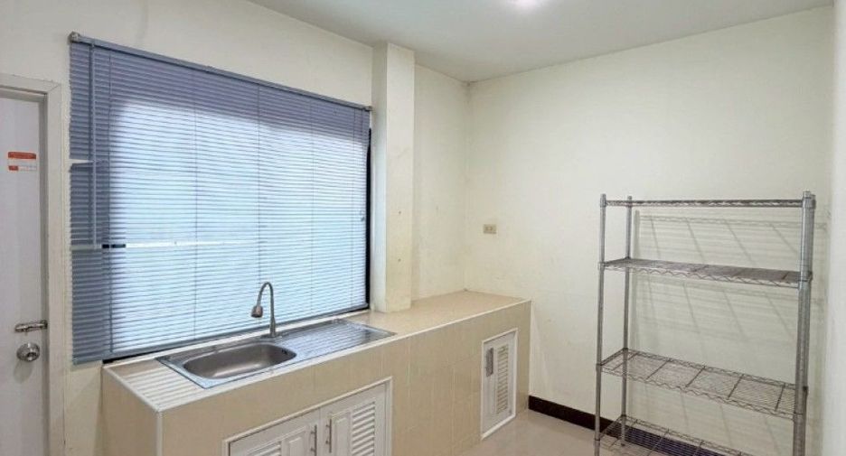 Продажа 3 спальни дом в Mueang Chon Buri, Чонбури