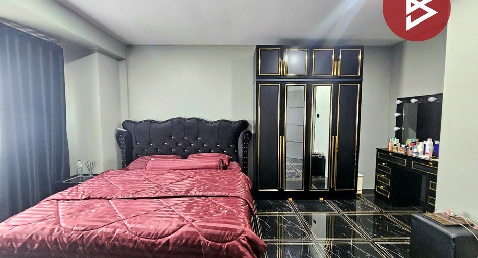 Продажа 2 спальни таунхаус в Mueang Chon Buri, Чонбури