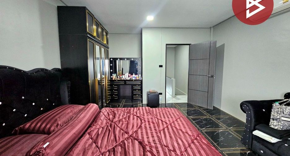 Продажа 2 спальни таунхаус в Mueang Chon Buri, Чонбури