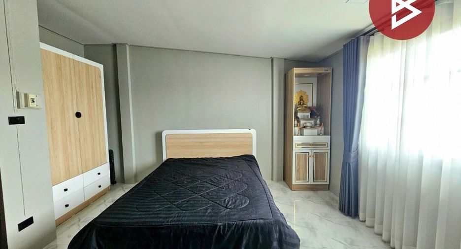 Продажа 2 спальни таунхаус в Mueang Chon Buri, Чонбури