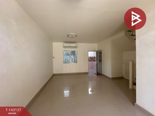À vendre 2 chambres maison de ville à Sam Phran, Nakhon Pathom