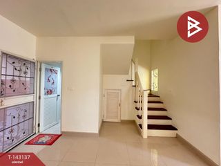 À vendre 2 chambres maison de ville à Sam Phran, Nakhon Pathom