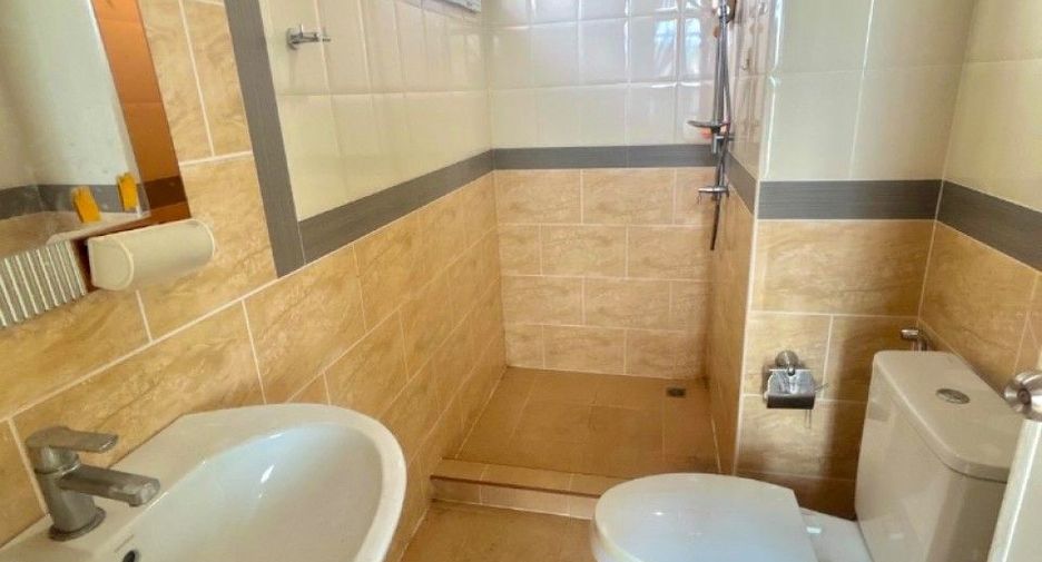 Haus zum Kauf mit 4 Zimmer in Si Racha, Chonburi