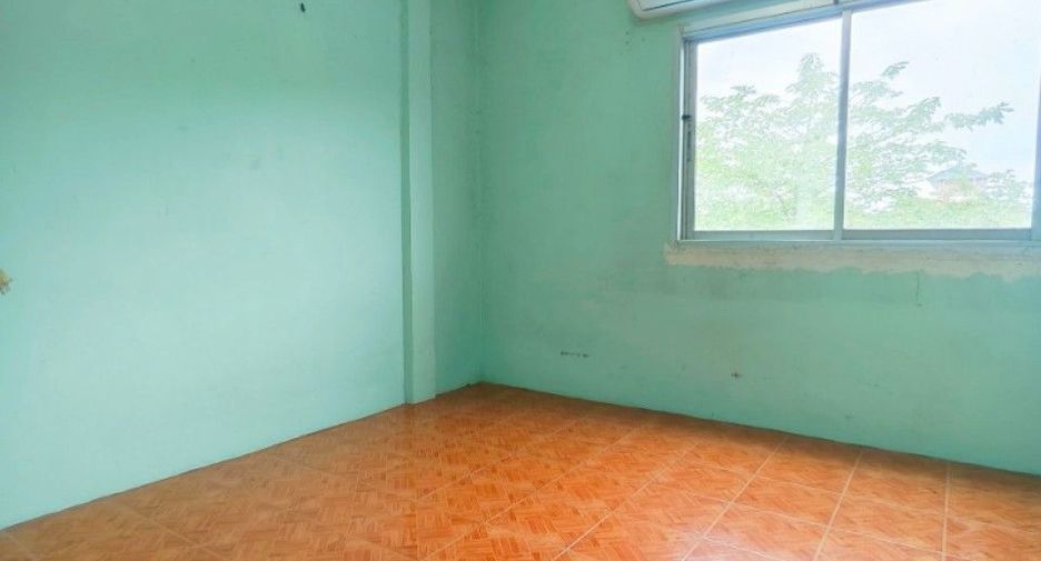Casa adosada en venta de 2 habitaciones en Mueang Samut Sakhon, Samut Sakhon