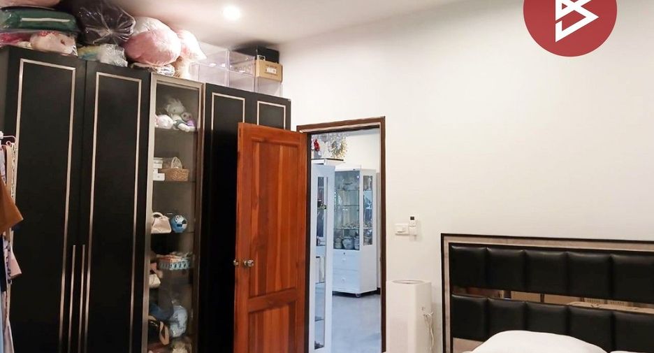 Продажа 4 спальни дом в Саттахип, Паттайя