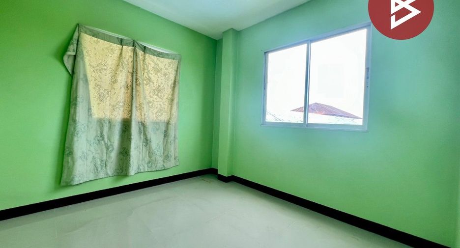For sale 2 ベッドルーム townhouse in Si Racha, Chonburi