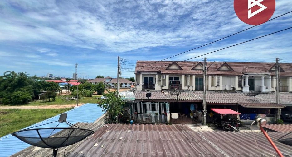 For sale 2 ベッドルーム townhouse in Si Racha, Chonburi