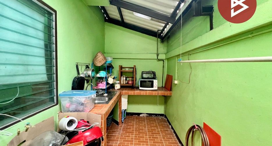 For sale 2 ベッドルーム townhouse in Si Racha, Chonburi