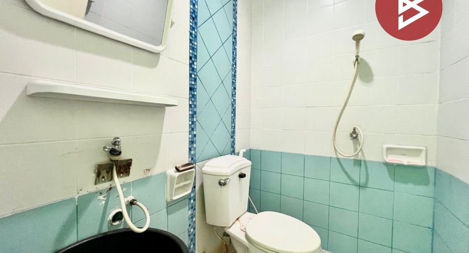 For sale 2 ベッドルーム townhouse in Si Racha, Chonburi