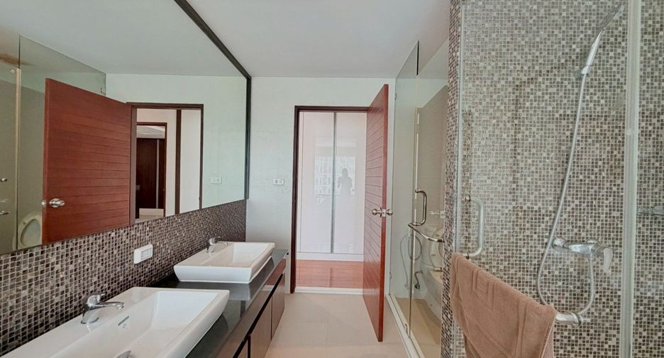 À louer 2 chambres condo à Pratumnak, Pattaya