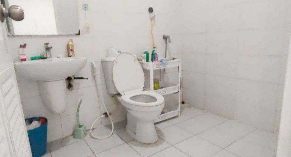 For sale 3 ベッドルーム townhouse in Mueang Samut Prakan, Samut Prakan