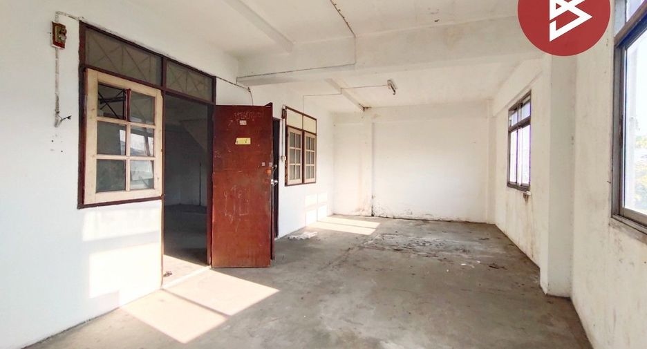 À louer et à vendre 5 chambres local commercial à Pak Kret, Nonthaburi
