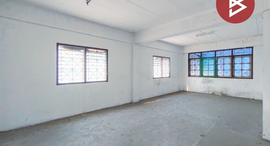 À louer et à vendre 5 chambres local commercial à Pak Kret, Nonthaburi