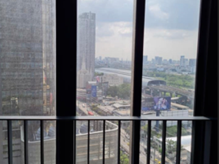 À louer 1 chambre condo à Huai Khwang, Bangkok